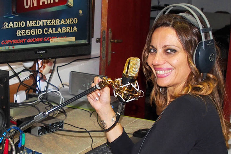 Elena Presti Conduttrice Radio Mediterraneo